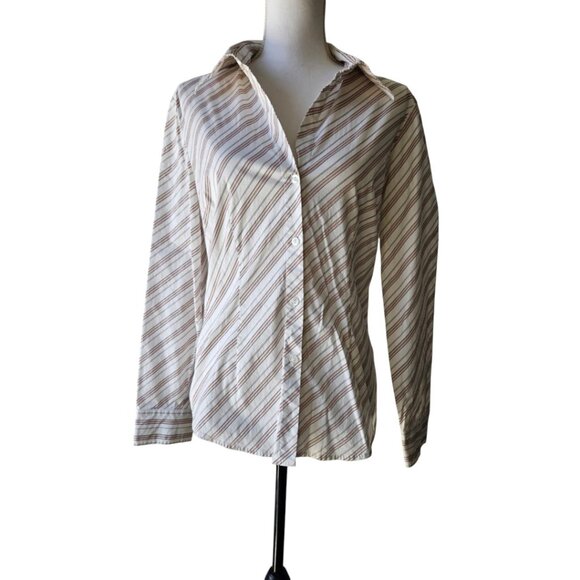 SizeNew York & Company City Stretch Button-Up Blouse, Size M - Picture 2 of 4